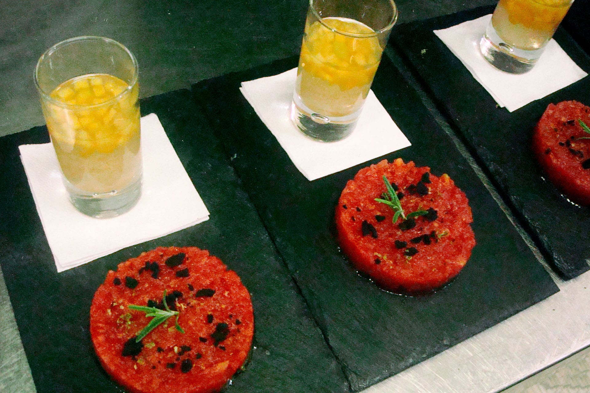 tartare_di_carne_al_tartufo_con_coktail